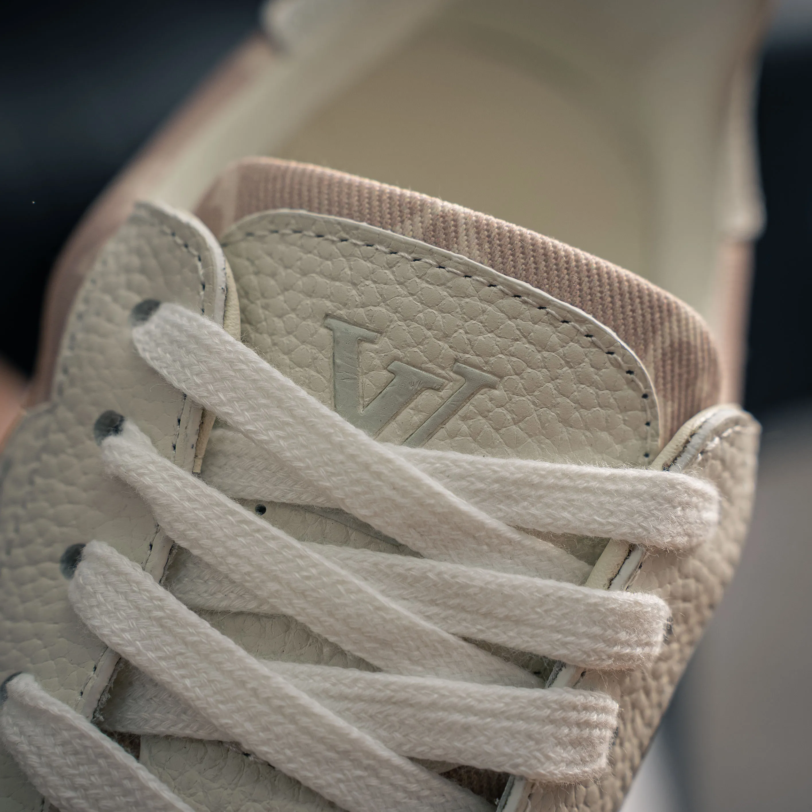 # LOUIS VUITTON Beverly Hills Cowhide Leather Lace-Up Low-Top Skate Shoes Shoes ，